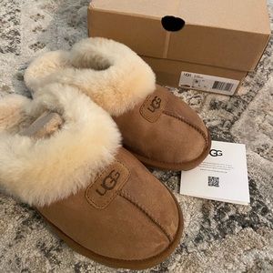 Women’s size 9 Ugg Coquette slipper